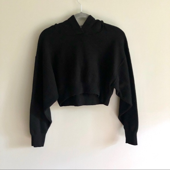 Zara Sweaters - Zara Black Crop Sweatshirt / Sweater